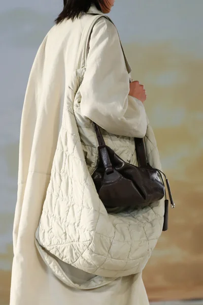 Look 1